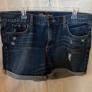 Guess Jean Shorts. Size 34. Dark blue.